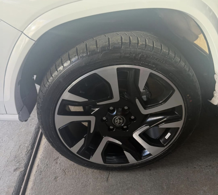 Toyota SW4 2017 – 2.8 Diesel 4x4 Automática (Kit GR Gazoo Racing)